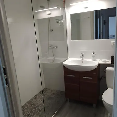 U Jedrka Lägenhet *